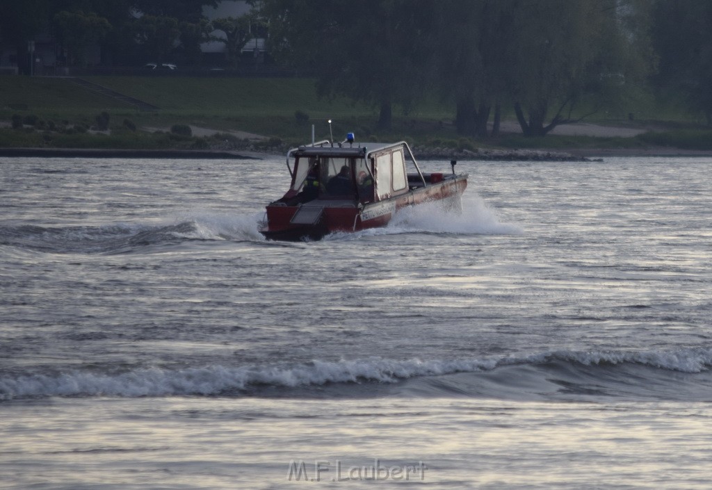 PRhein Koeln Porz Ensen Schwimmer untergegangen P143.JPG - Miklos Laubert